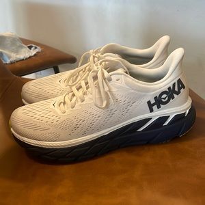 Hoka Clifton 7